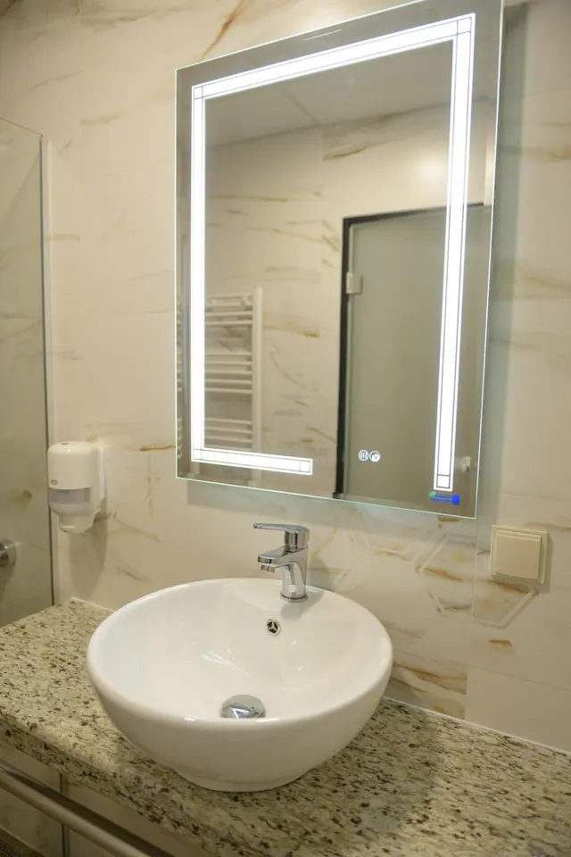 Bathroom with illuminated mirror – Forum City Hotel, Pazardzhik
